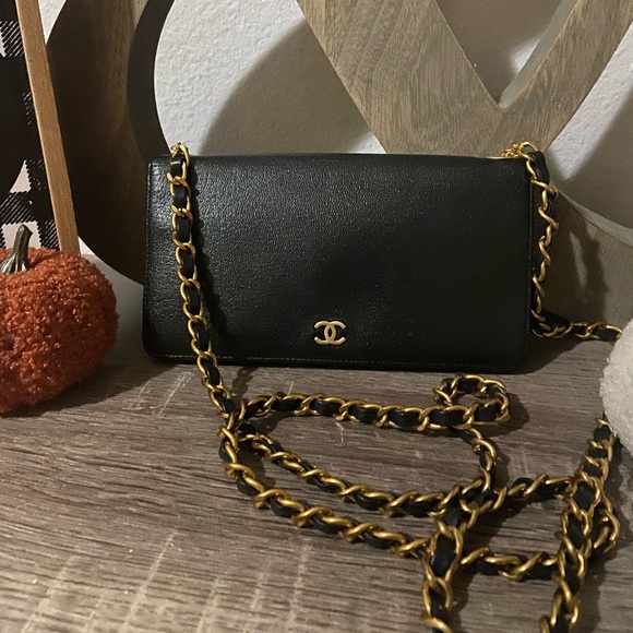 Vintage Chanel Pearl Crush Wallet on a Chain Black Leather Gold Tone WOC Revamp - Picture 1 of 10